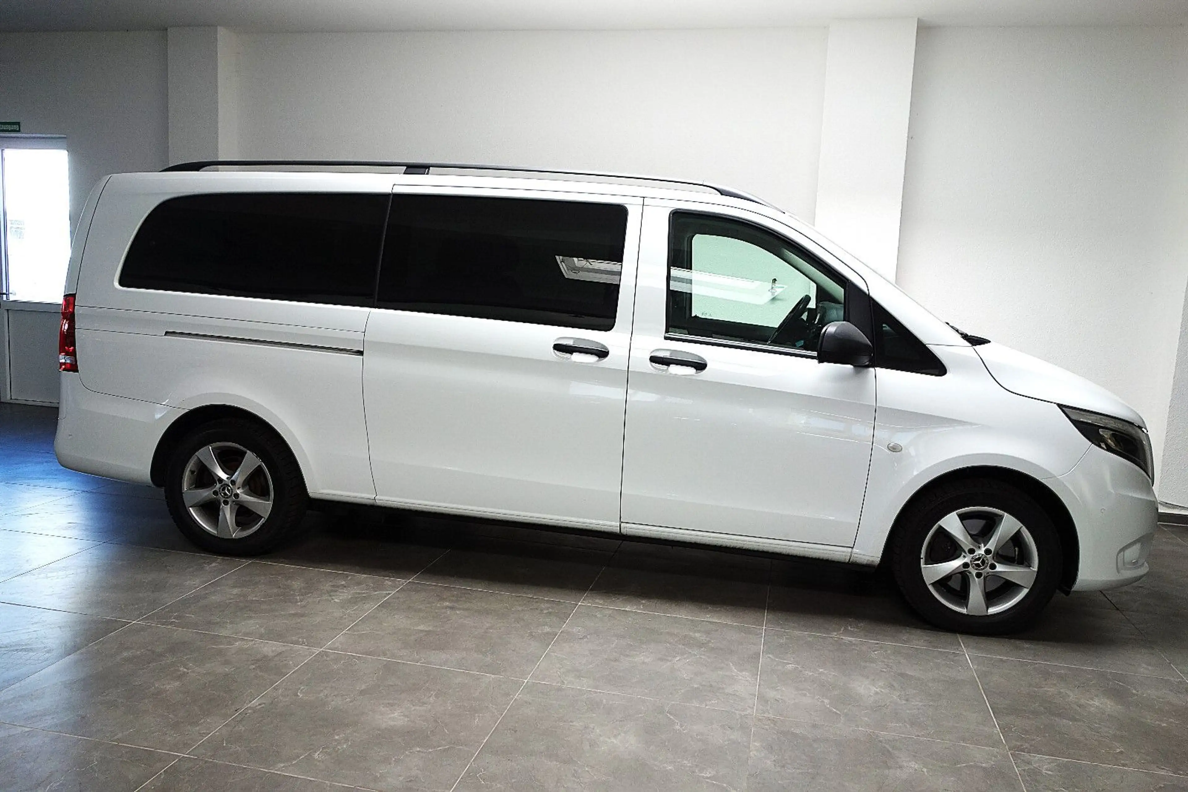 Mercedes-Benz Vito 124CDI Tourer 4Matic Edition 9G/LED/Distron — photo 7