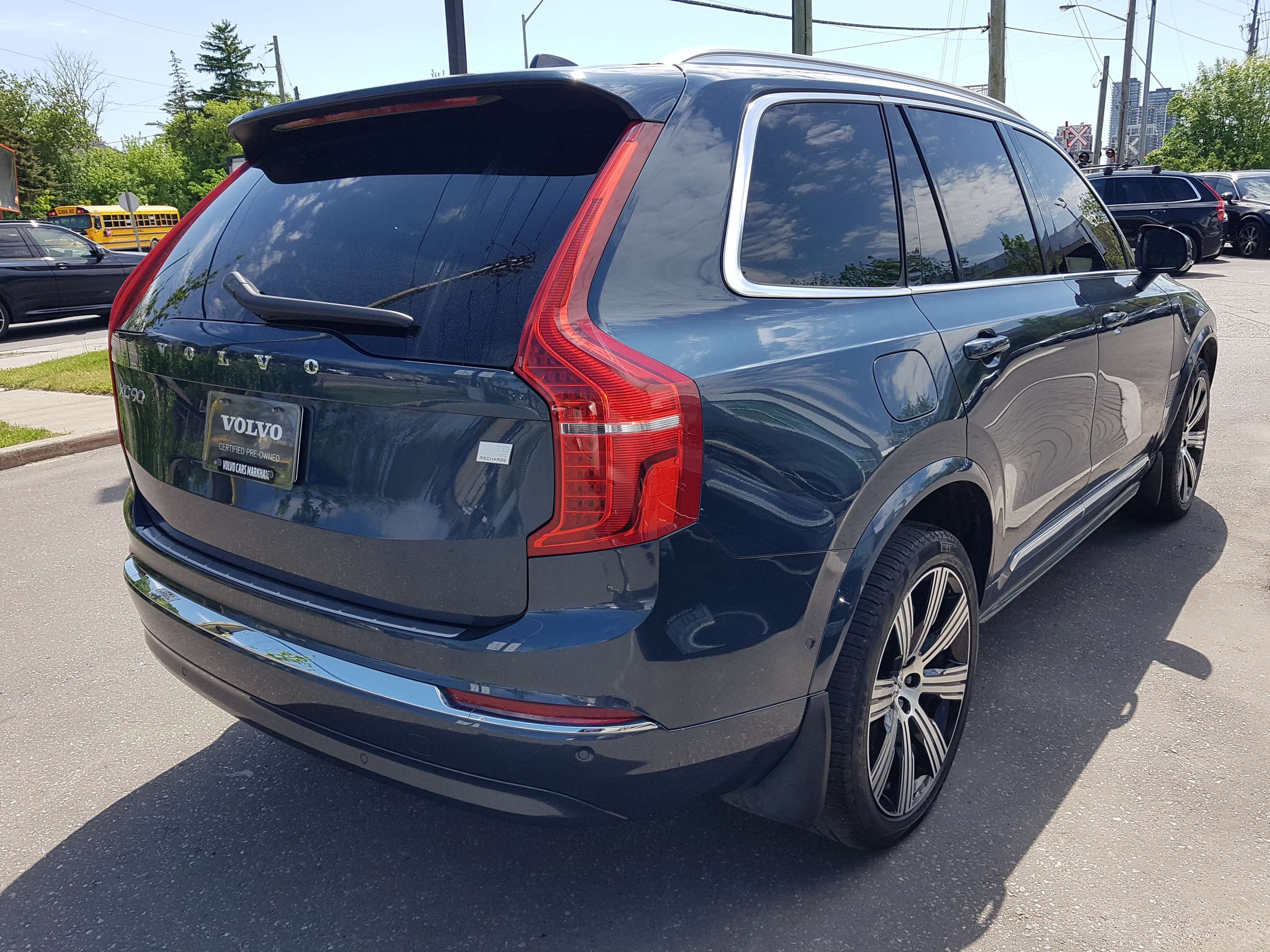 2024 Volvo XC90 T8 eAWD PHEV Plus Bright Theme 7-Seater thumb 6