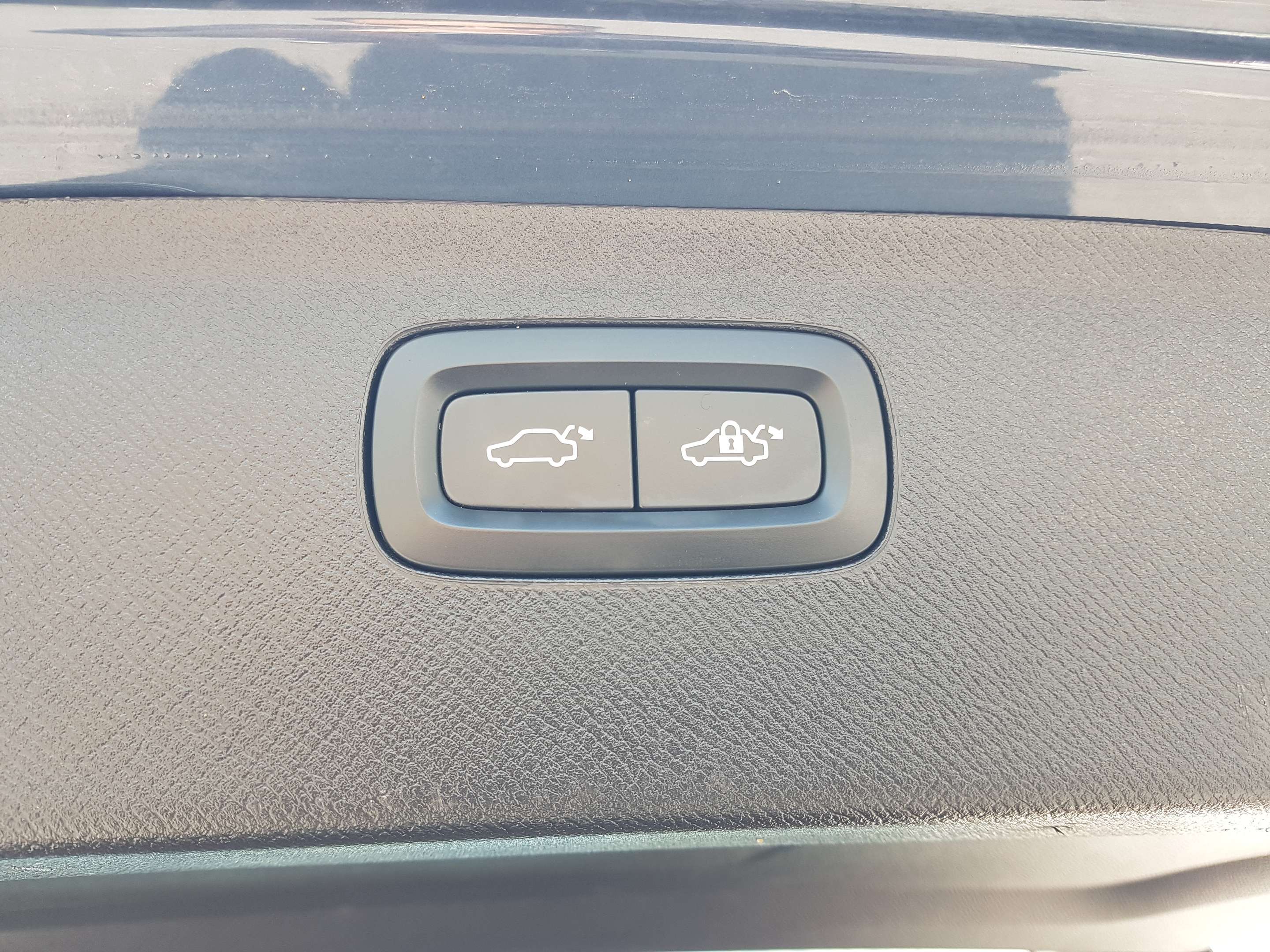 2024 Volvo XC90 T8 eAWD PHEV Plus Bright Theme 7-Seater thumb 15