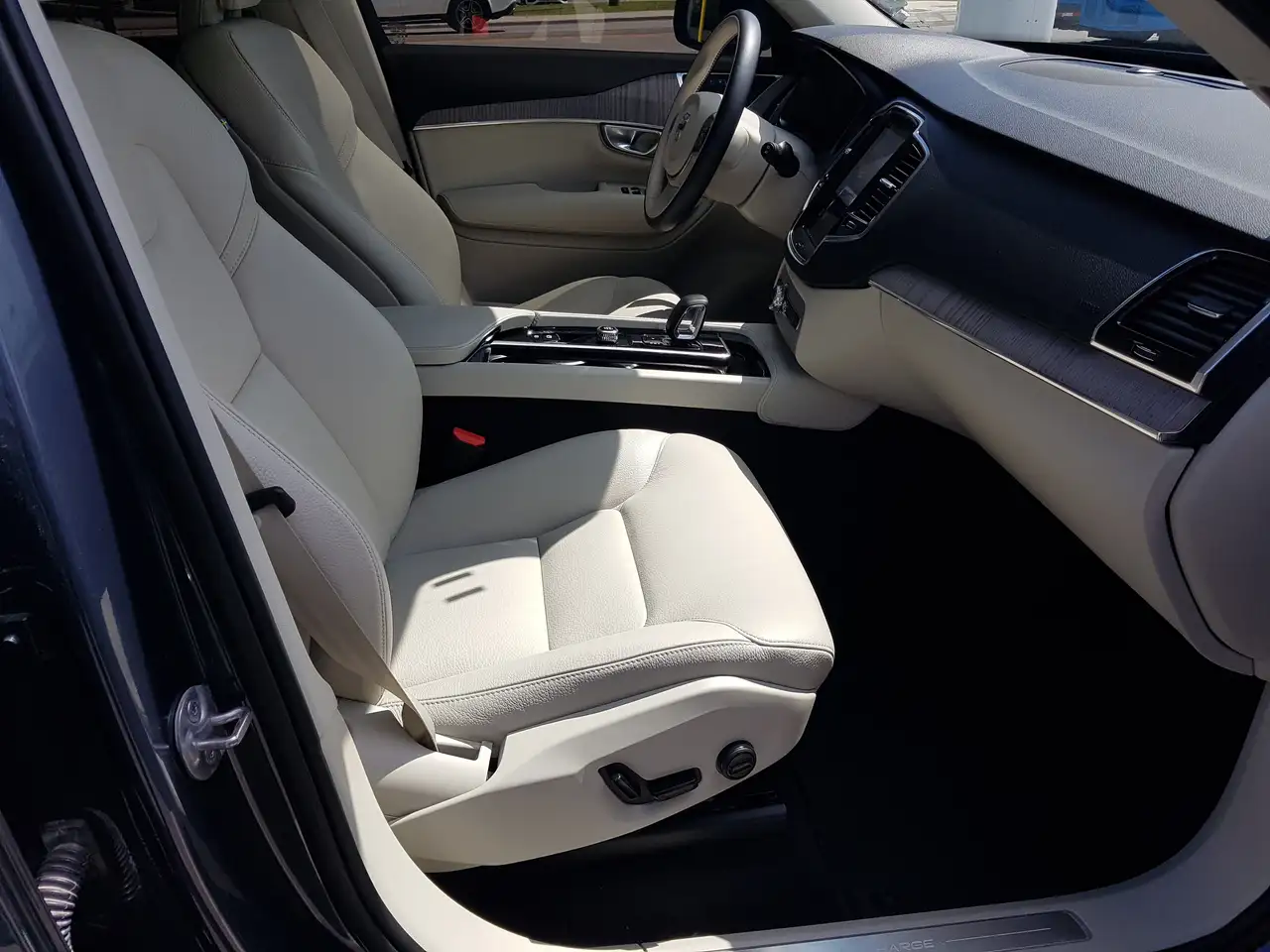 Volvo XC90 снимка Volvo XC90