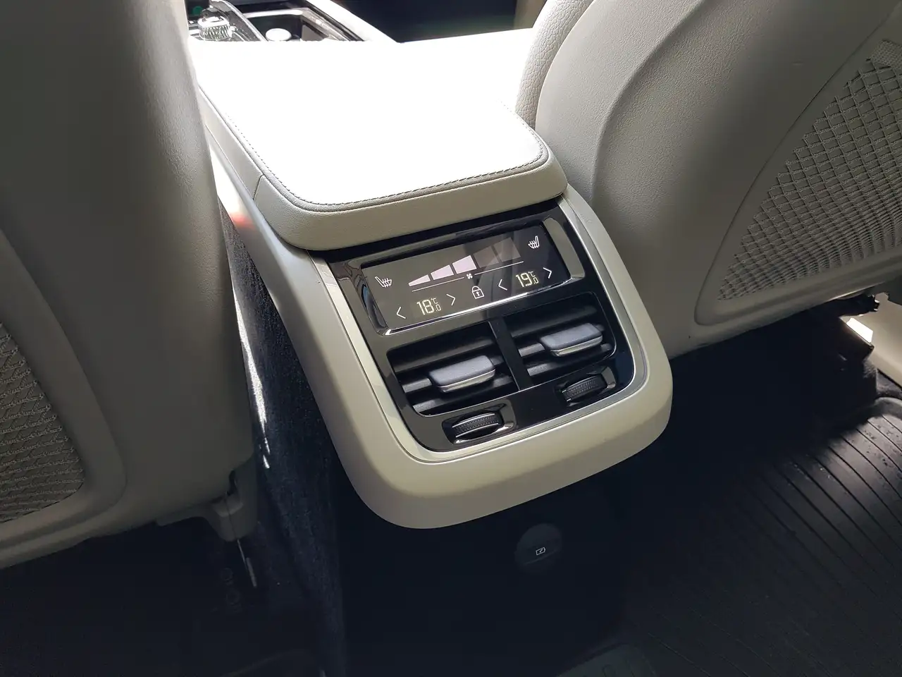 Volvo XC90 снимка Volvo XC90