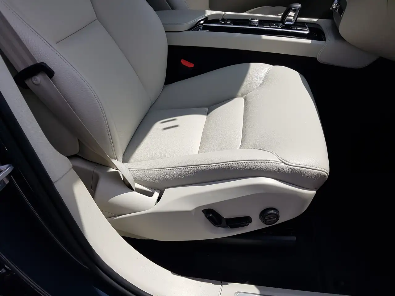 Volvo XC90 снимка Volvo XC90