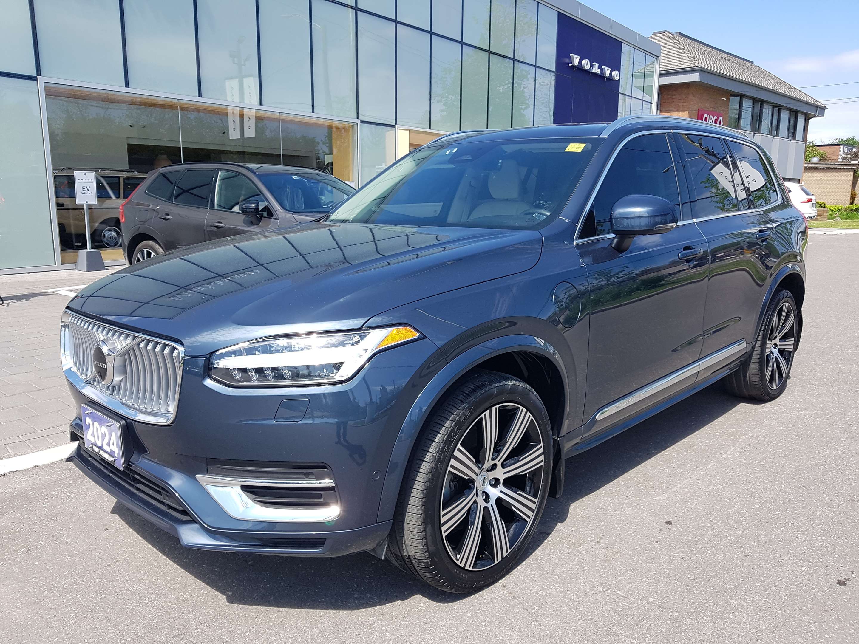 2024 Volvo XC90 T8 eAWD PHEV Plus Bright Theme 7-Seater thumb 32