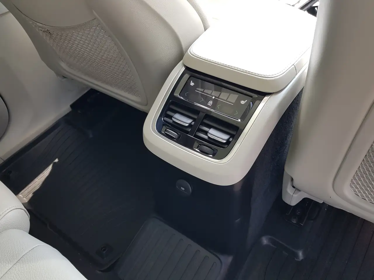 Volvo XC90 снимка Volvo XC90