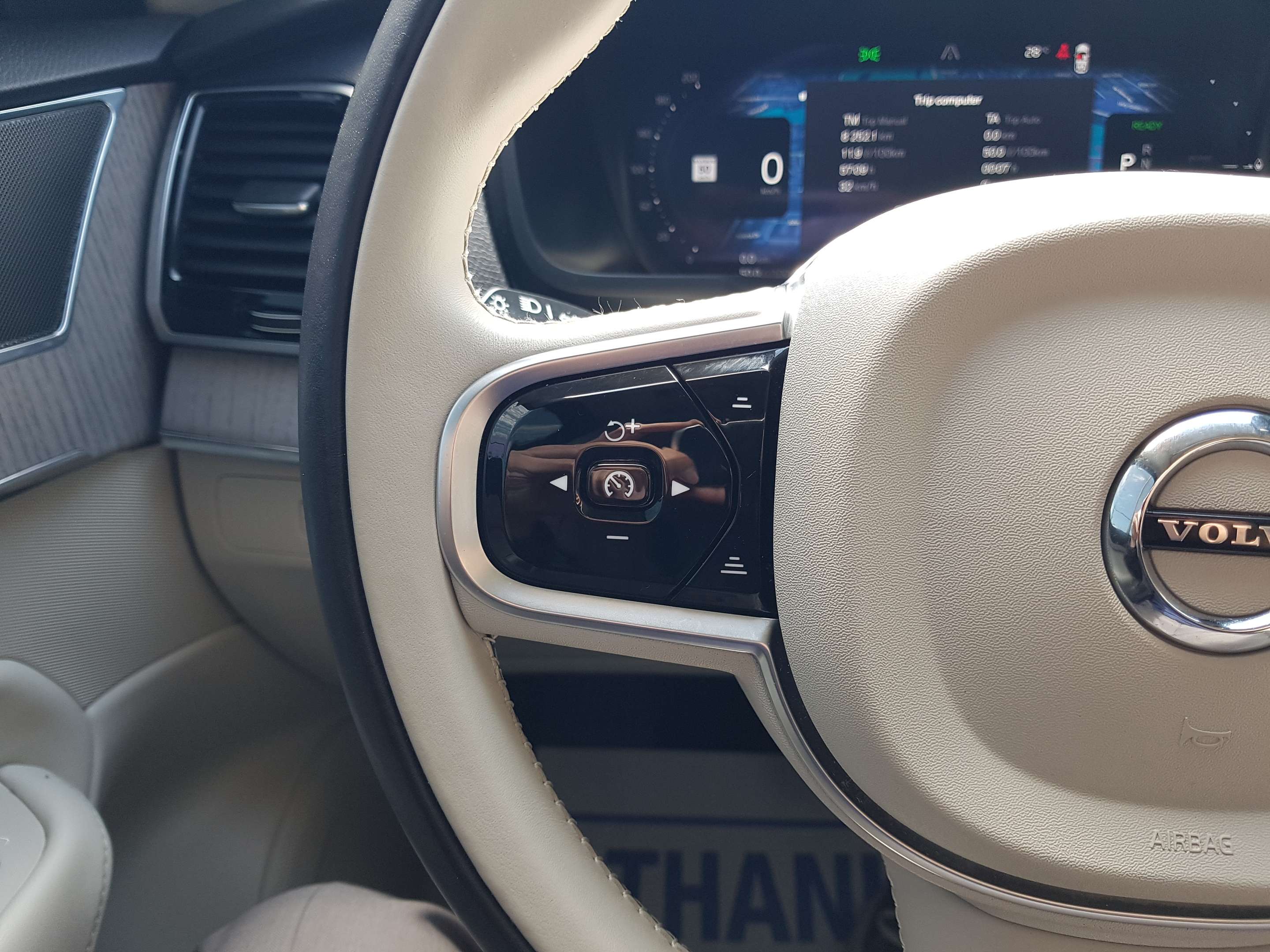 2024 Volvo XC90 T8 eAWD PHEV Plus Bright Theme 7-Seater thumb 49