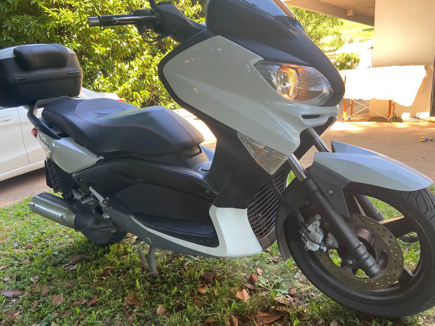 Yamaha X-Max 250 Bianco - 2