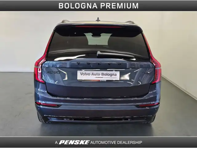 Volvo XC90 view 7
