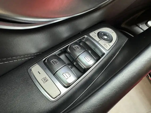 Mercedes-Benz E-Class view 29