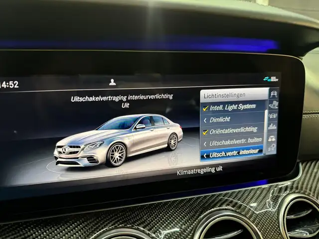 Mercedes-Benz E-Class view 21