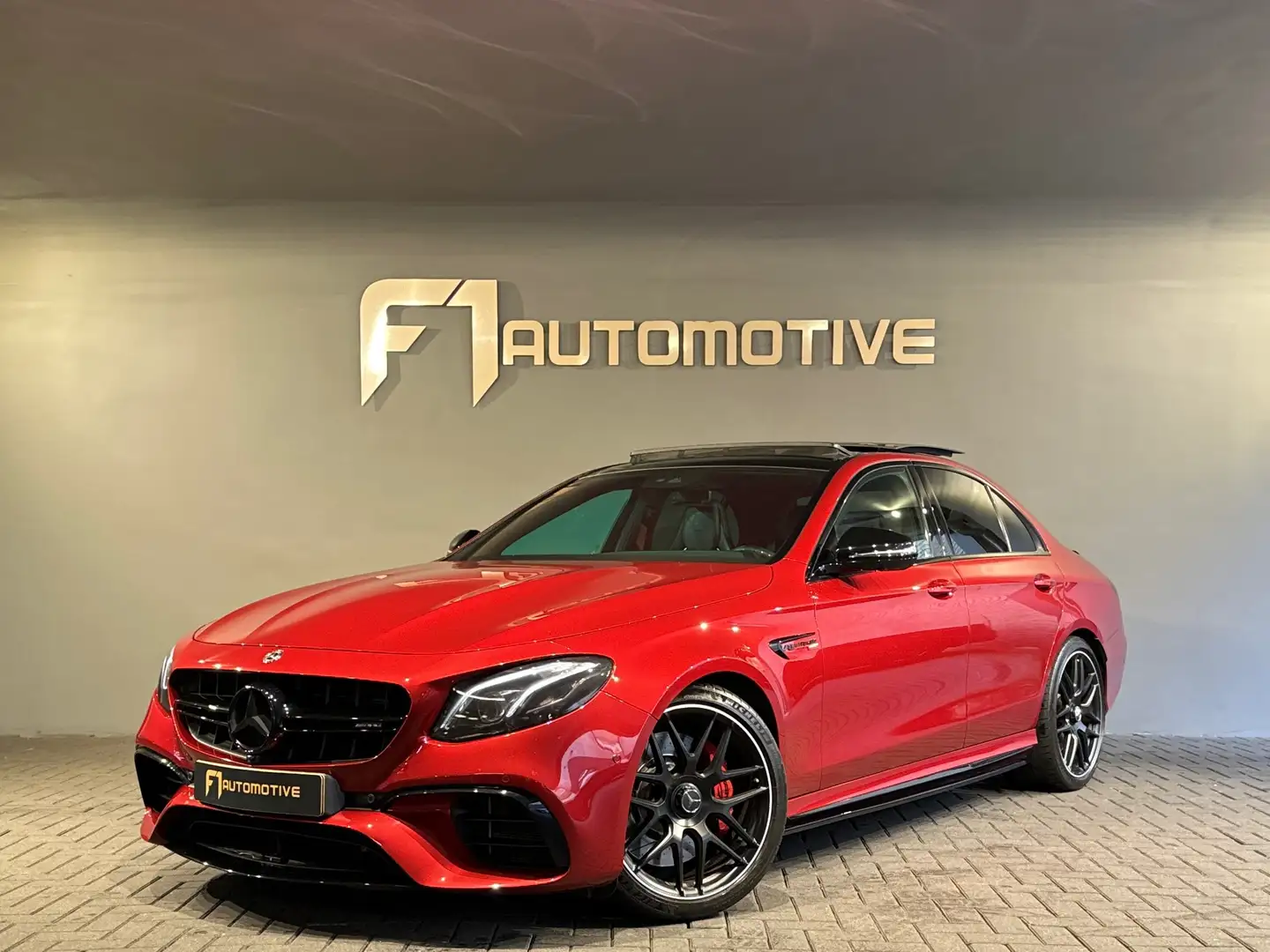 Mercedes-Benz E 63 AMG S 4M+ Pano|Kuip|Carbon|360Cam Rouge - 1