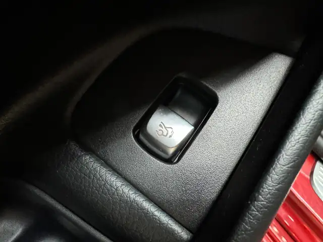 Mercedes-Benz E-Class view 30