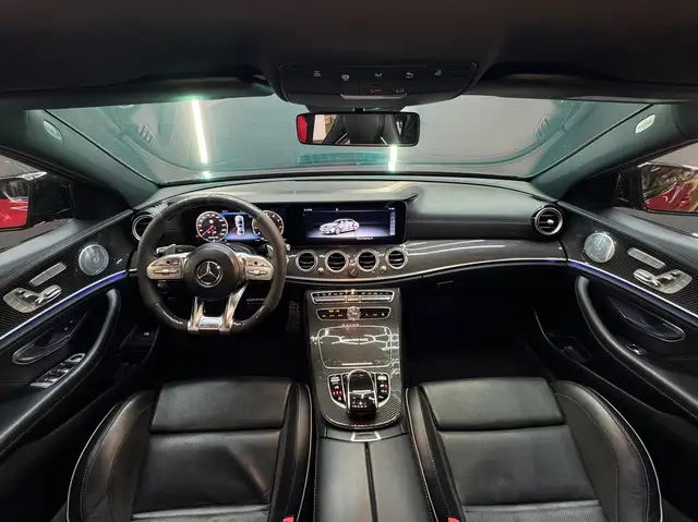 Mercedes-Benz E-Class view 4
