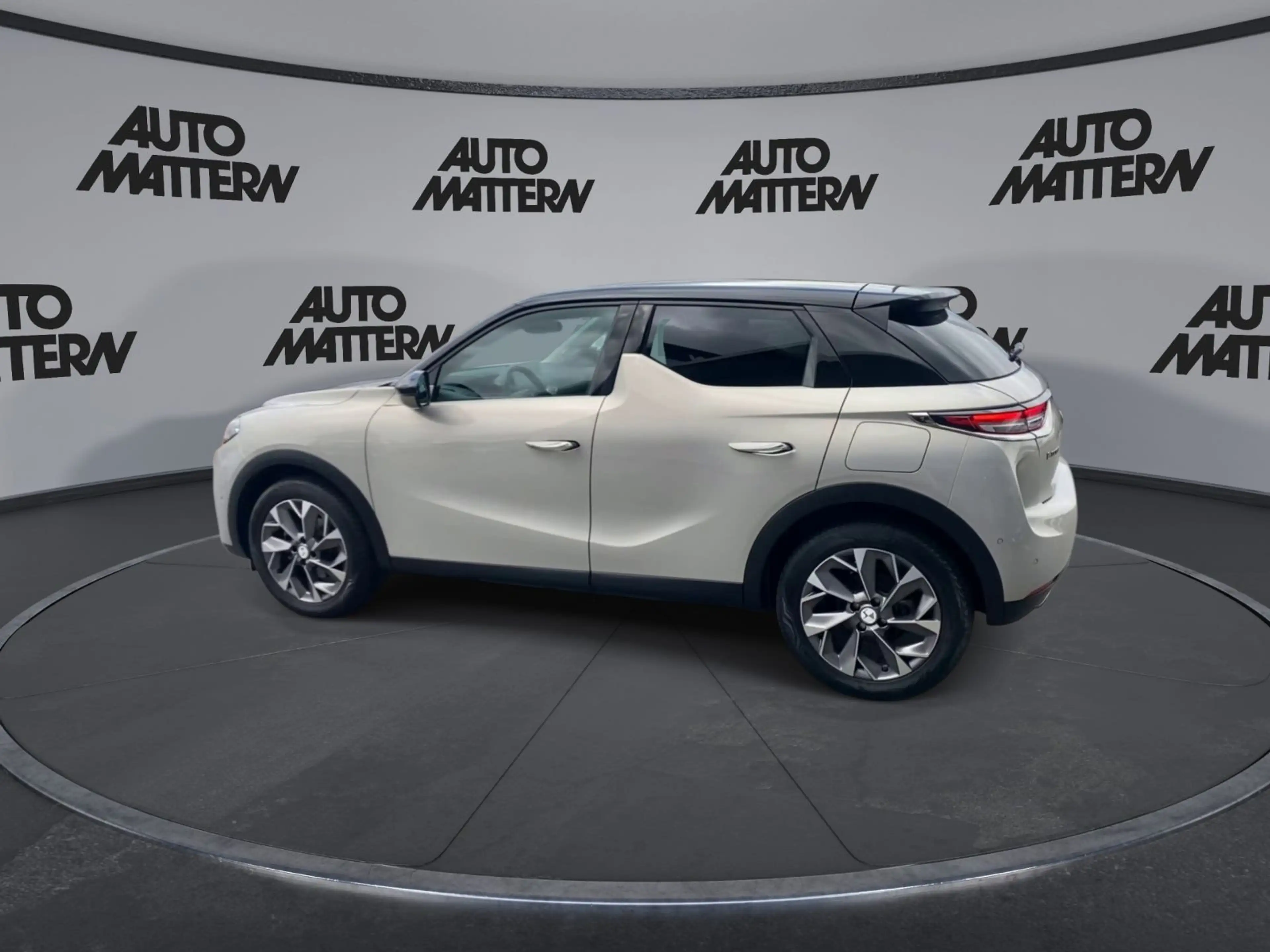 DS Automobiles DS 3 3 Crossback E-Tense Elektromotor E-Tense Riv — photo 6