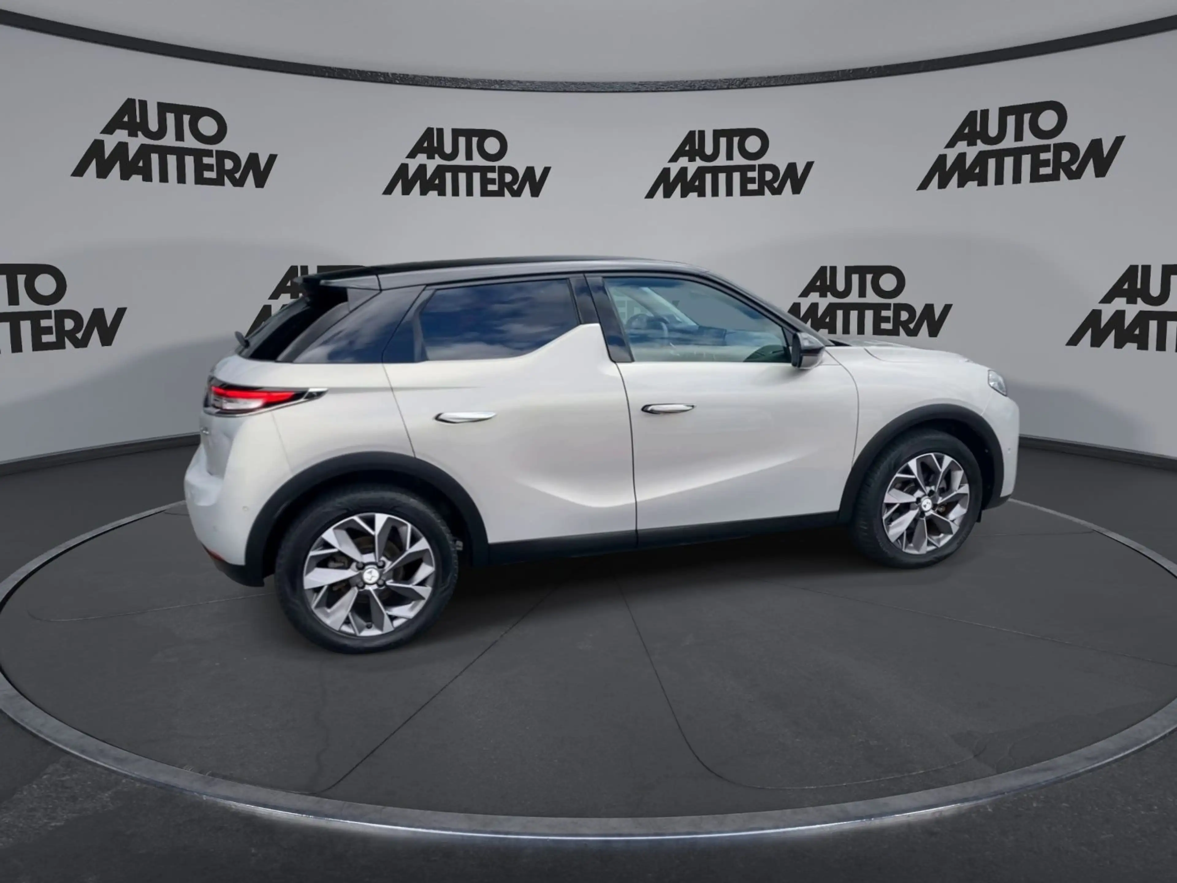 DS Automobiles DS 3 3 Crossback E-Tense Elektromotor E-Tense Riv — photo 9