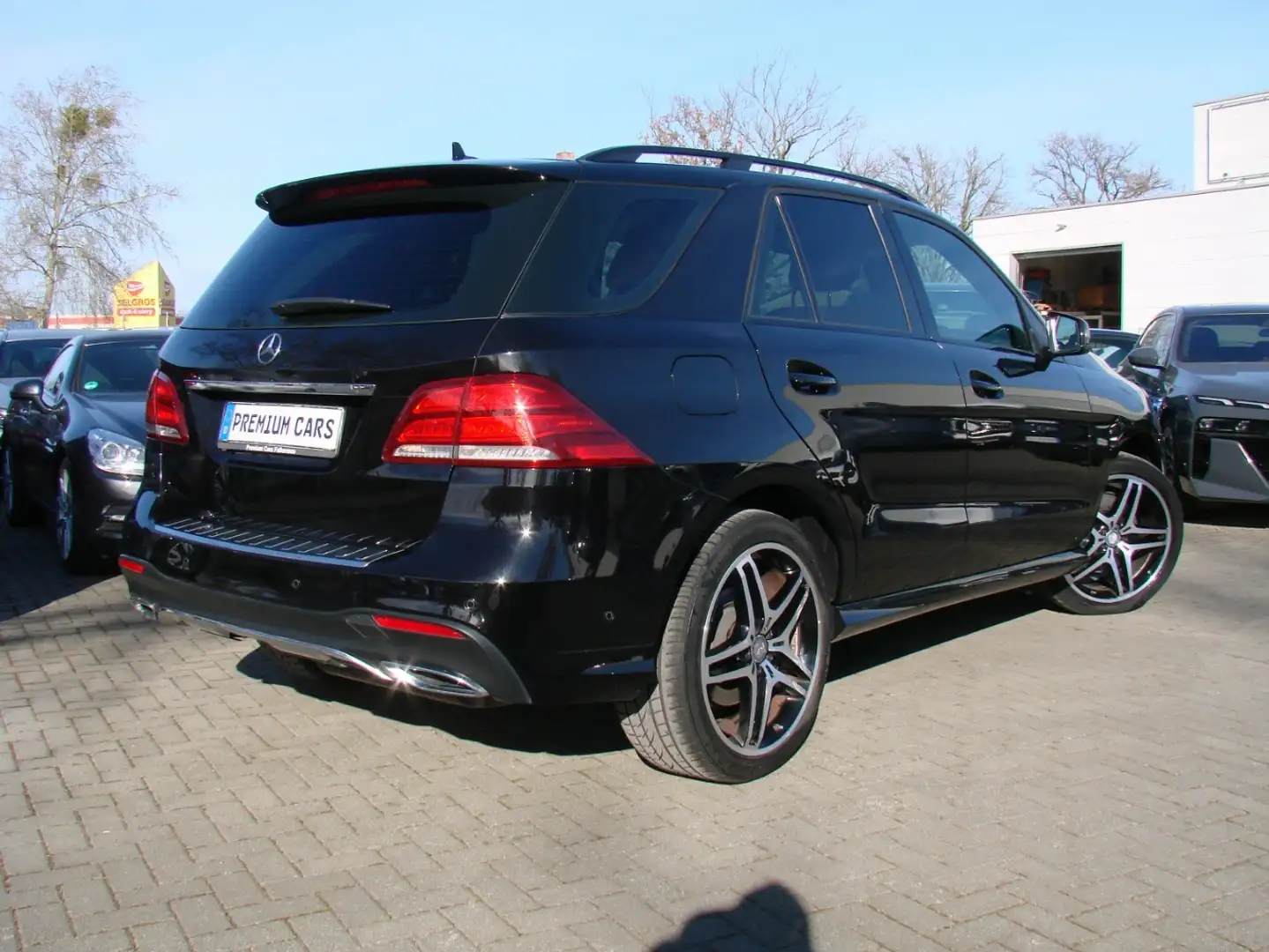 Mercedes-Benz GLE 350 AMG Night Airmatic 360° Distronic+ AHK Schwarz - 2
