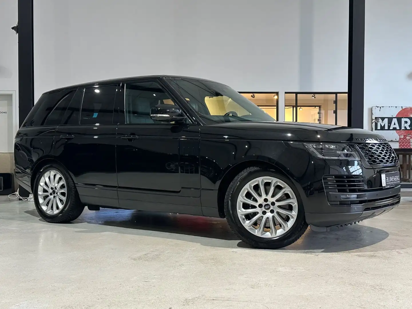 Land Rover Range Rover 4.4 SDV8 Vogue *Pano,Meridian,HUD* Schwarz - 2