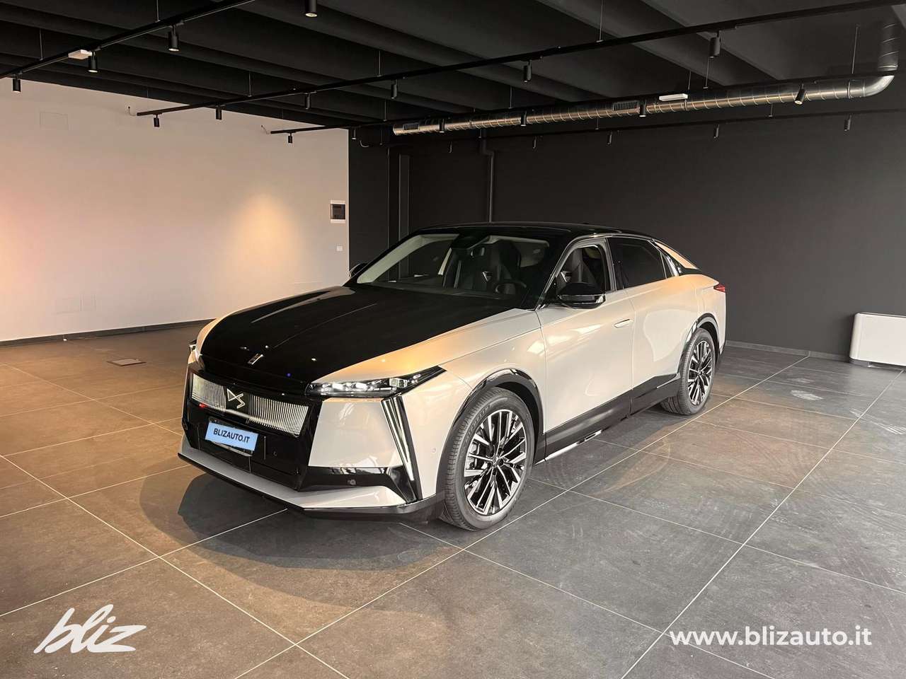 DS Automobiles DS 9 etoile fwd