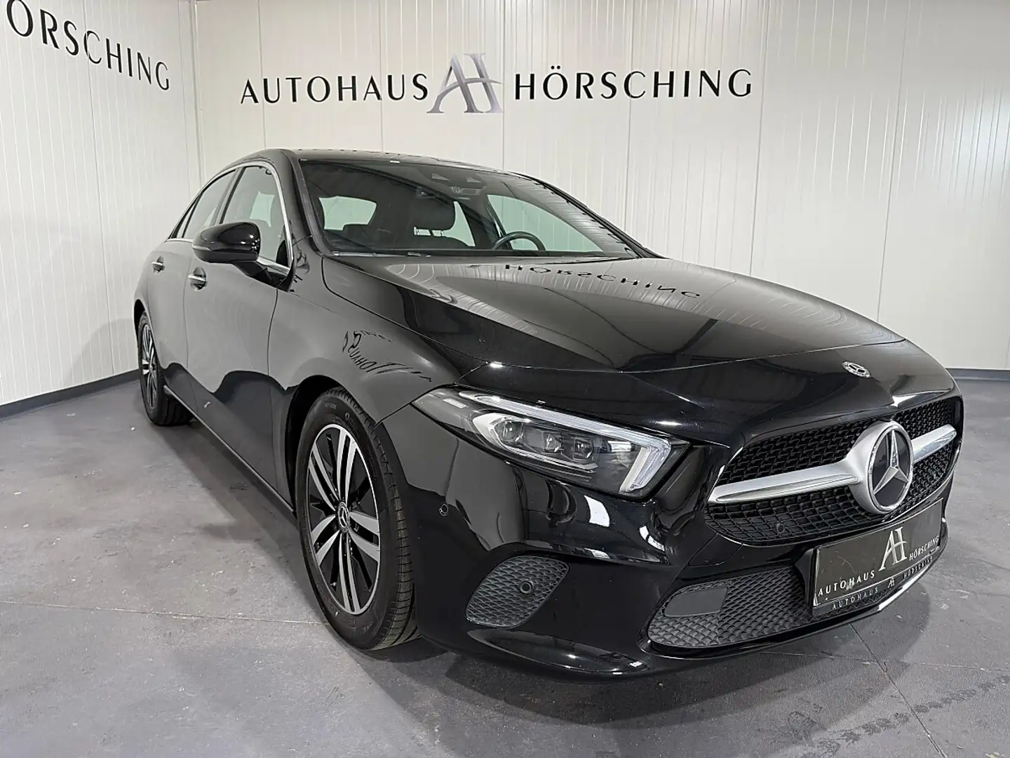 Mercedes-Benz A 180 d Limousine Aut. Schwarz - 1