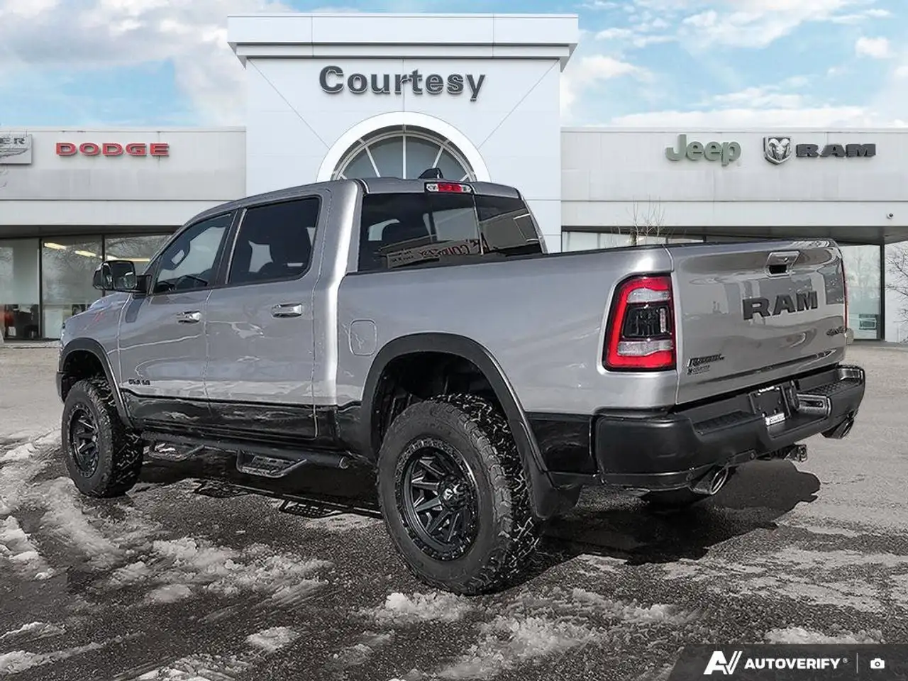 RAM 1500 снимка RAM 1500