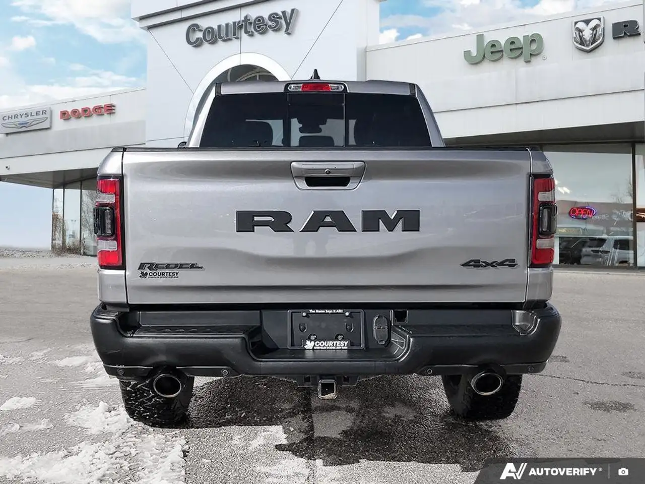 RAM 1500 снимка RAM 1500