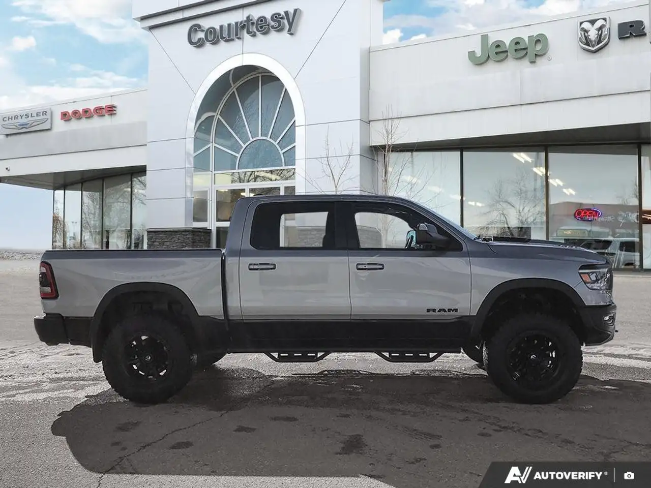 RAM 1500 снимка RAM 1500