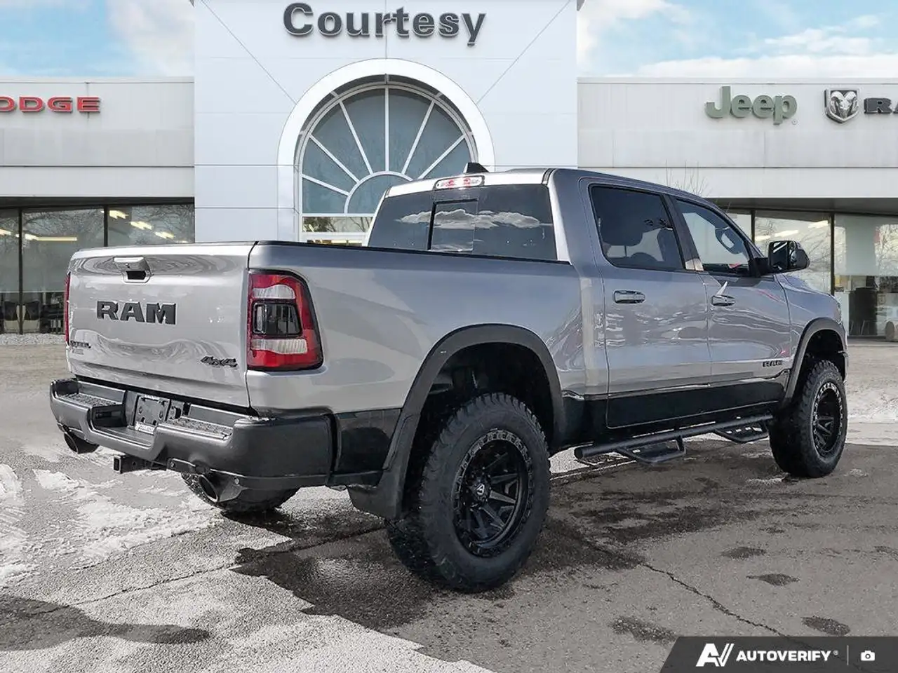 RAM 1500 снимка RAM 1500