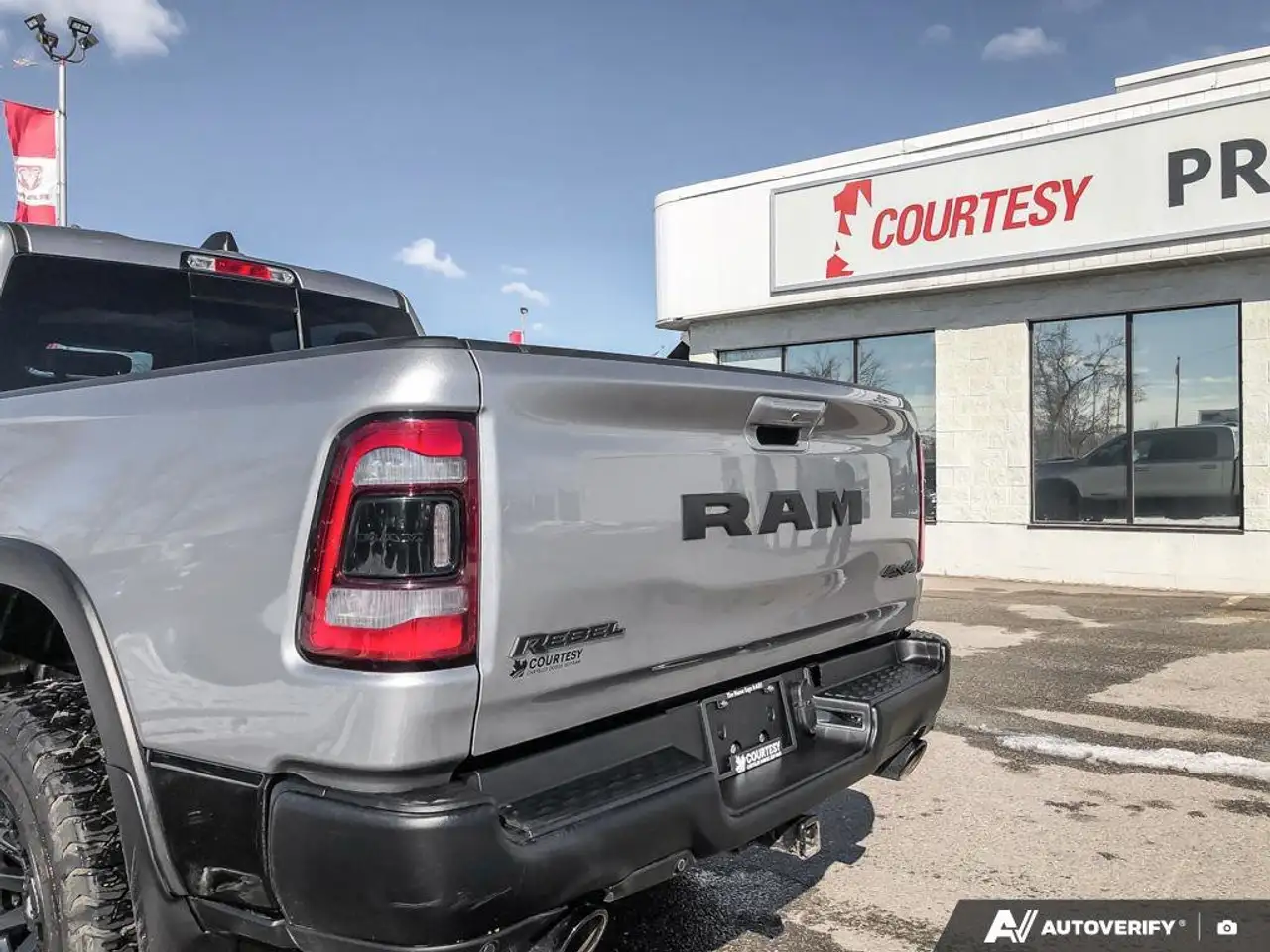 RAM 1500 снимка RAM 1500