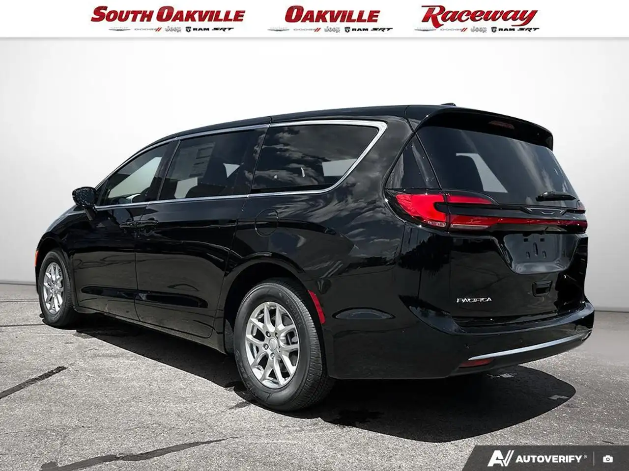 Chrysler Pacifica снимка Chrysler Pacifica
