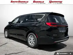 Chrysler Pacifica 2027