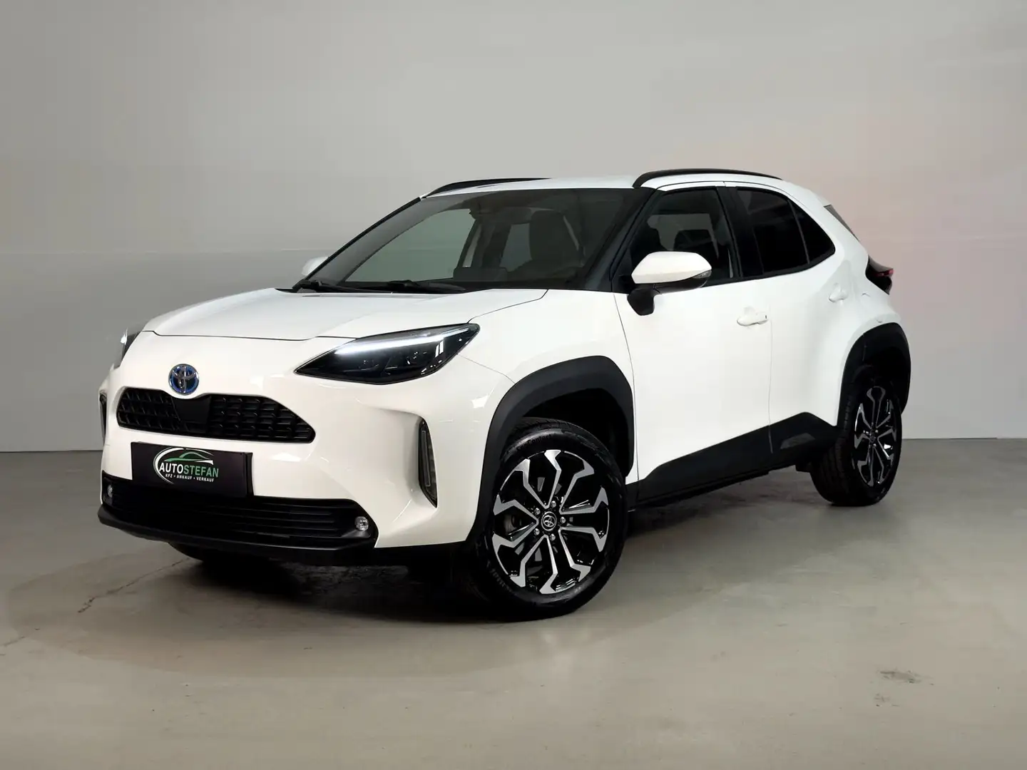 Toyota Yaris Cross 1,5 VVT-i Hybrid Active Drive Aut. Winterpaket Weiß - 1