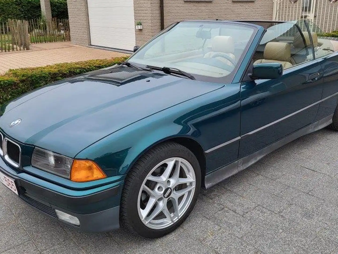 BMW 320 320i Grün - 1