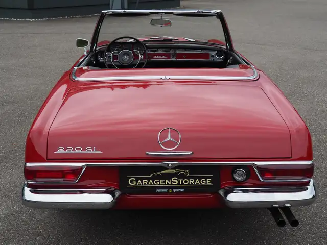 Mercedes-Benz 230 view 6