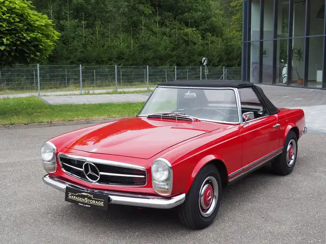 Mercedes-Benz 230 view 7