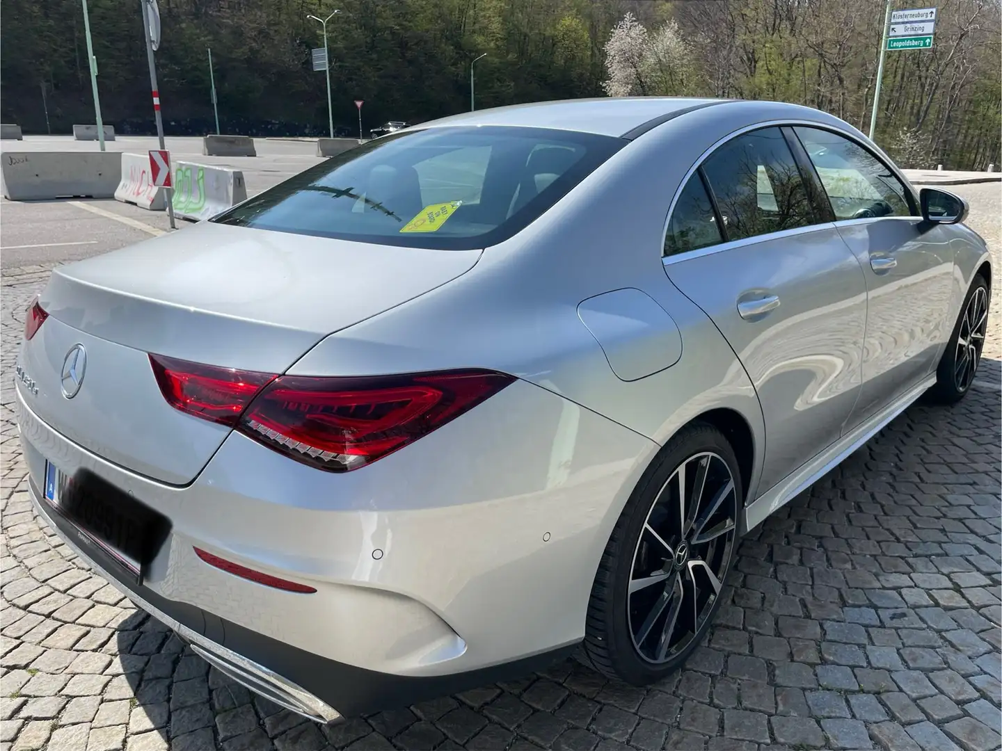 Mercedes-Benz CLA 250 e AMG Line - 2