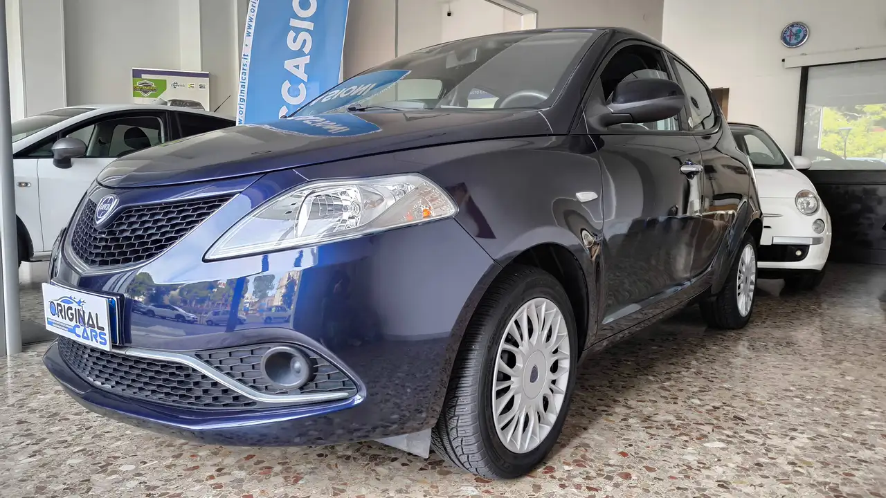 Lancia Ypsilon