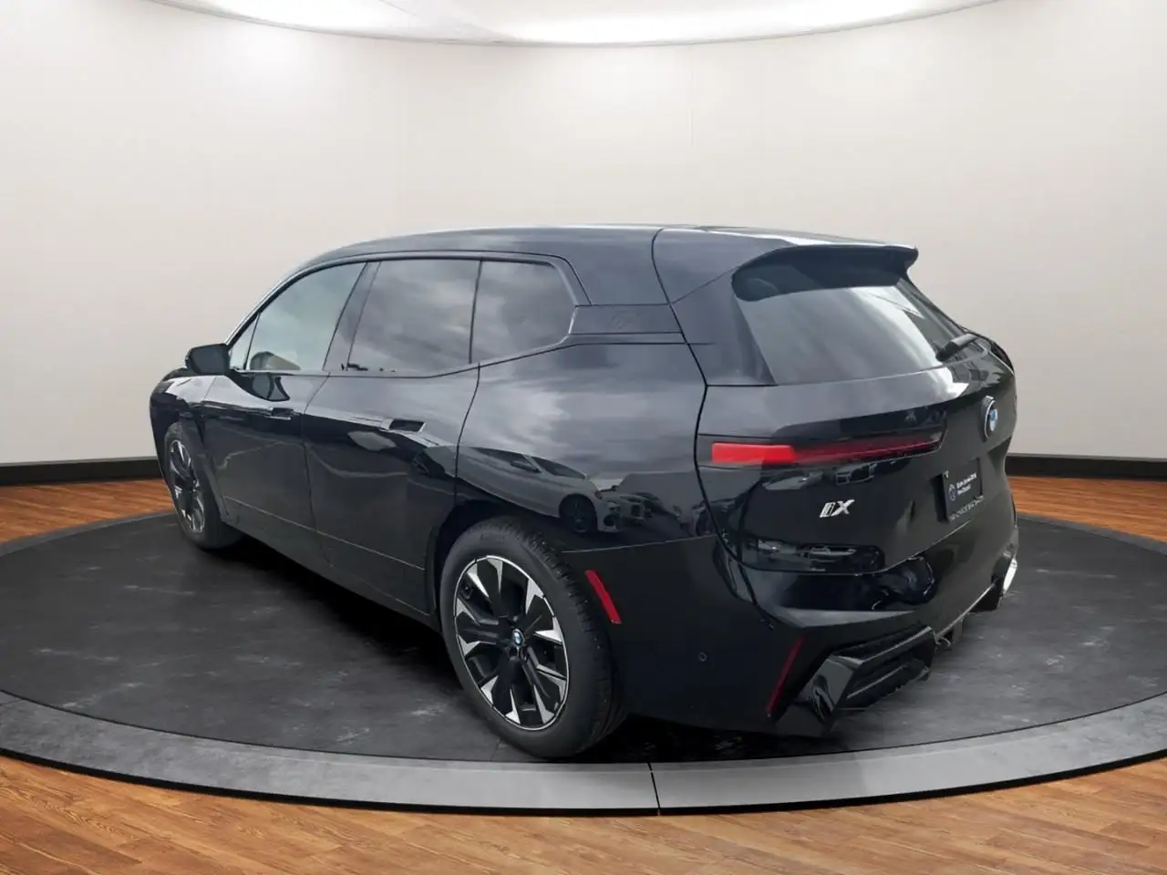 BMW iX photo BMW iX