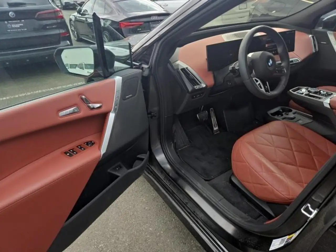 BMW iX photo BMW iX