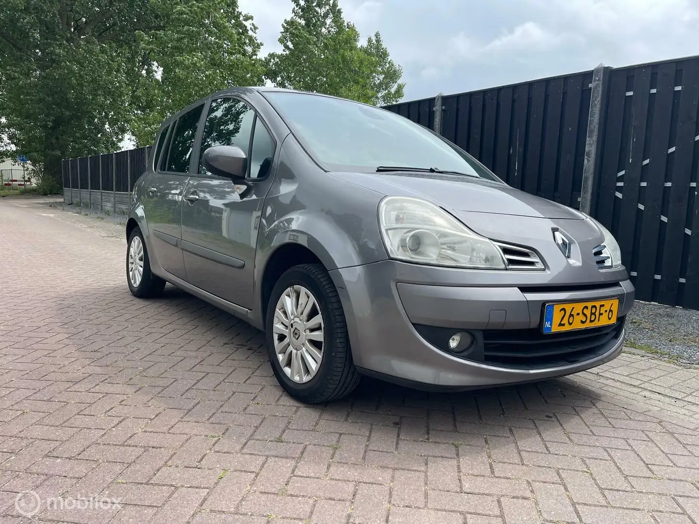 Renault Modus 1.2 TCE Dynamique in prijs verlaagd Grijs - 1