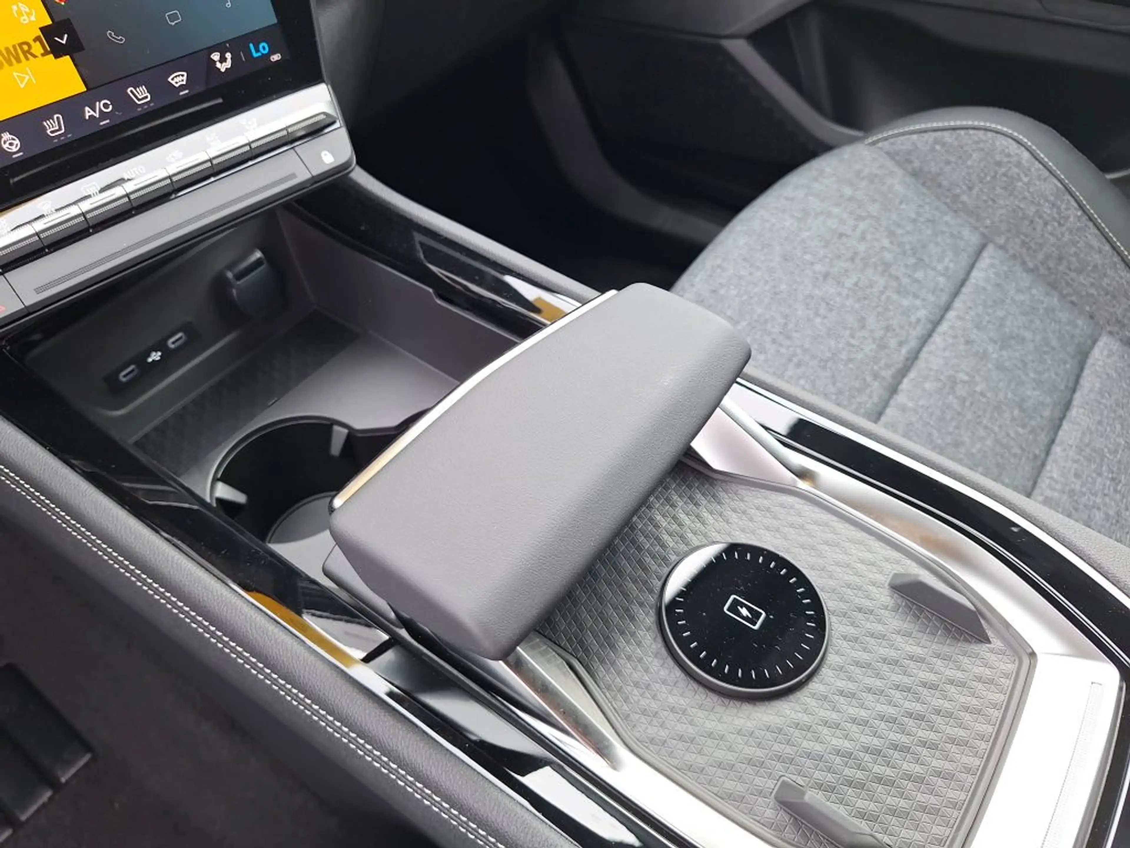 Renault Austral E-Tech Full Hybrid 200 Techno — photo 9