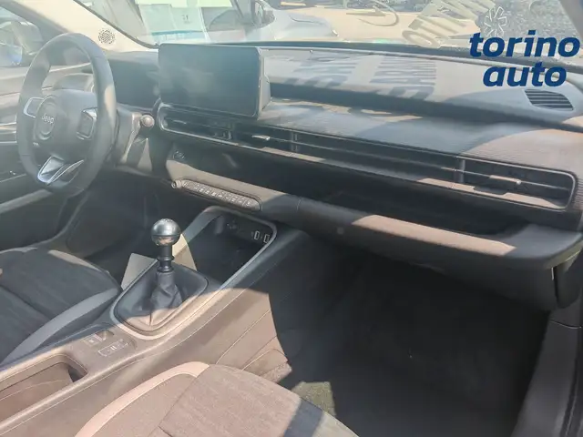Jeep Avenger view 5