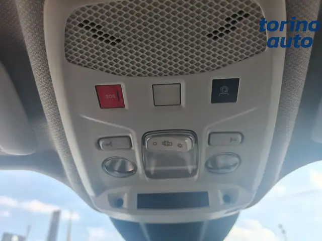 Jeep Avenger view 18