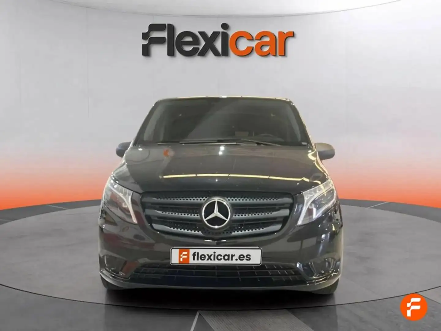 Mercedes-Benz Vito 116d CDI Tourer Pro Larga - 5P (2021) Negro - 2