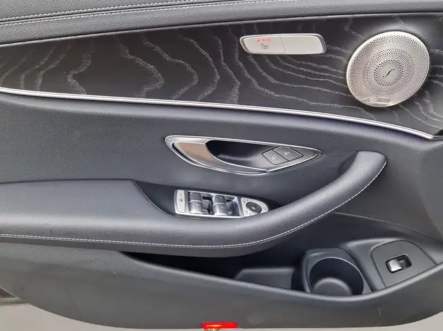 Mercedes-Benz Unknown Model view 13