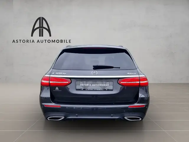 Mercedes-Benz Unknown Model view 8