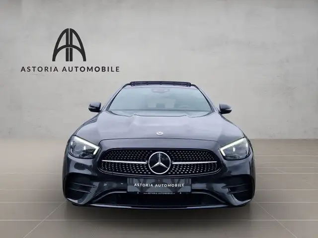 Mercedes-Benz Unknown Model view 2