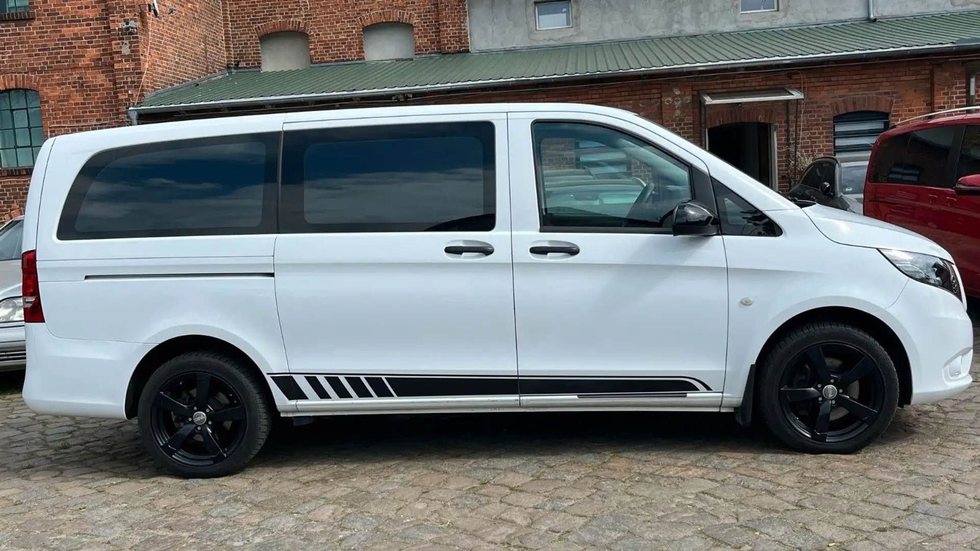 Mercedes-Benz Vito Tourer 2,1  4-MATIC  8-Sitzer LED Standhzg Blanco - 2
