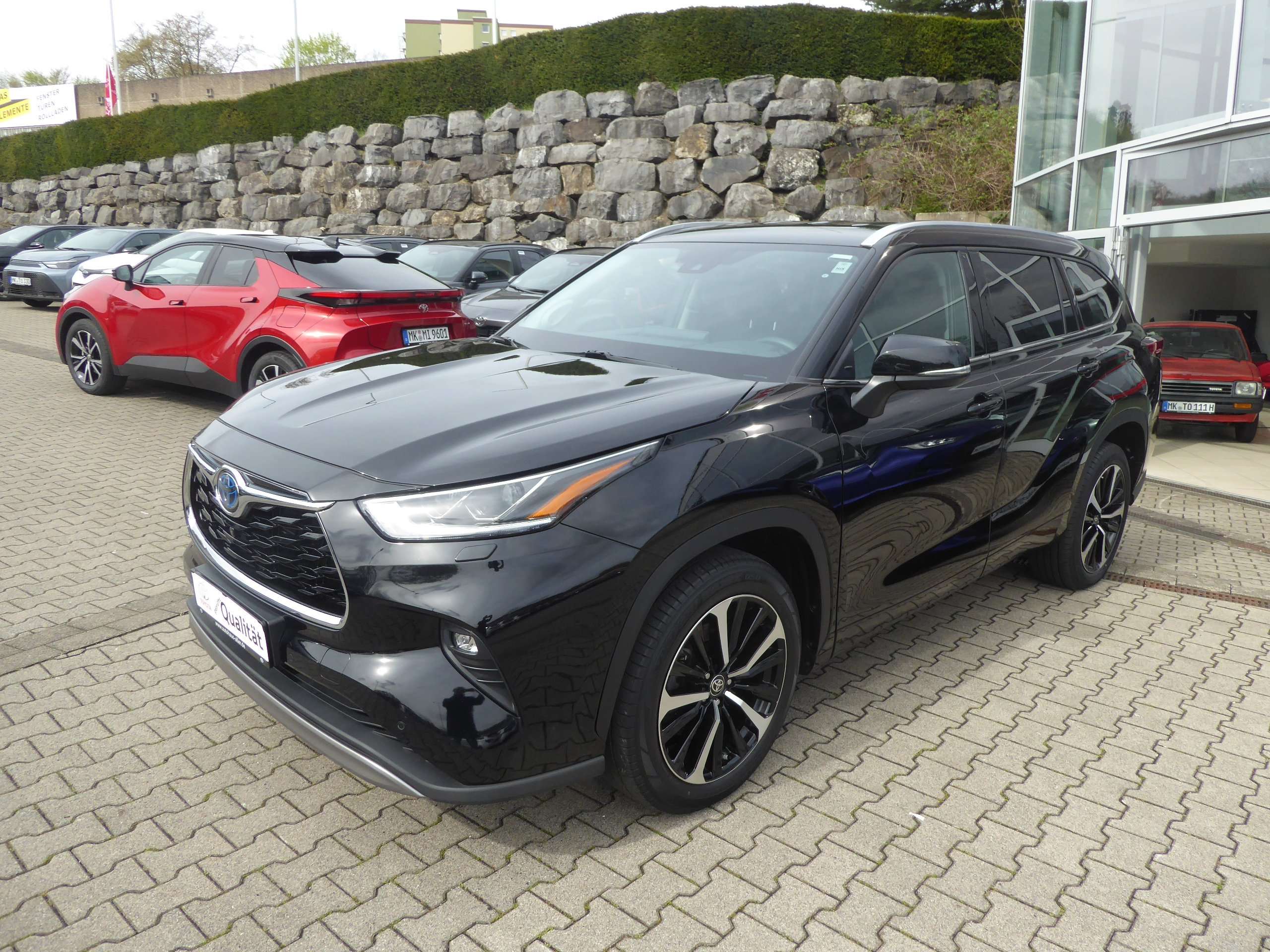 Second hand Toyota Highlander 2.5