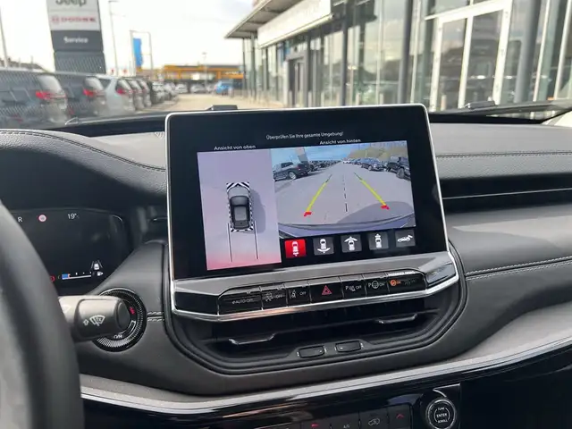 Jeep Compass view 3