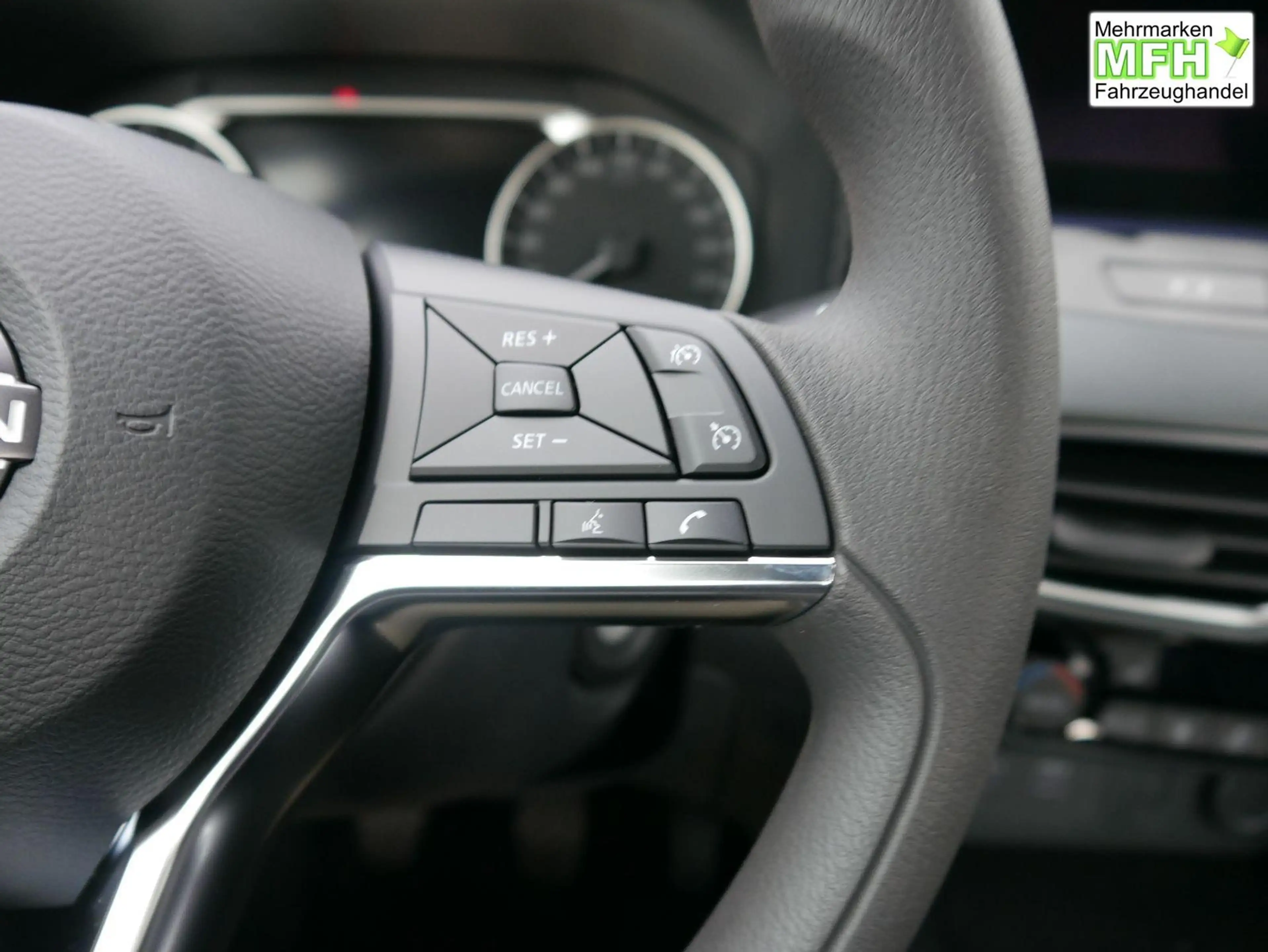 Nissan Juke Acenta 1.0 DIG-T Acenta*NAVI-ÜBER-SMARTLINK*TEM... — photo 13
