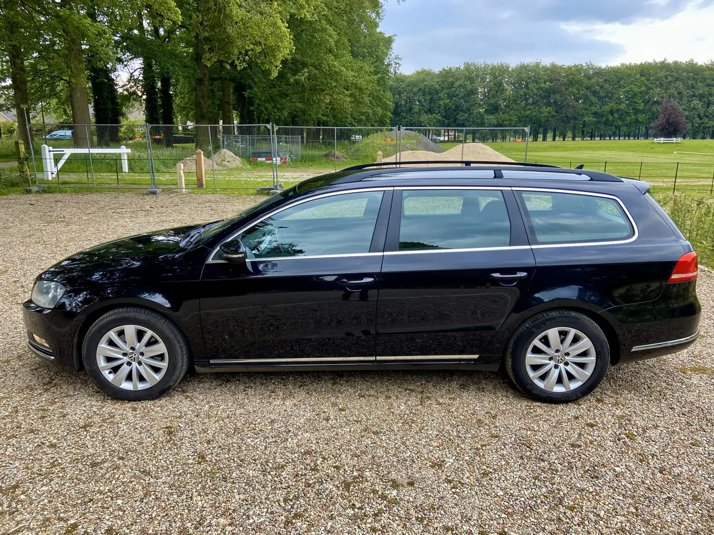Volkswagen Passat Passat 2.0 TDI Comfl. BlM Zwart - 2